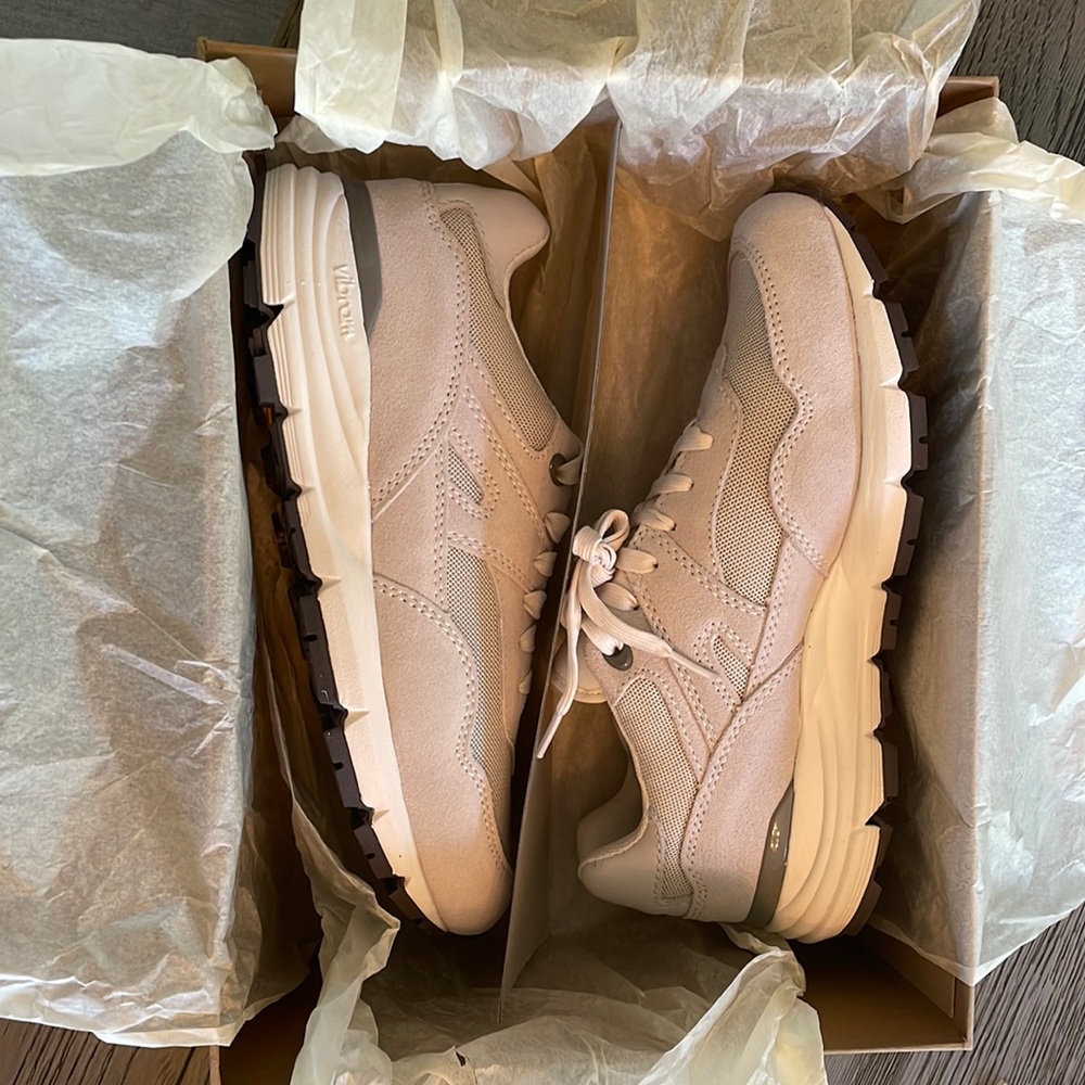 Jcrew Runner (Trail Running) 7.5 Natural Brand New in box